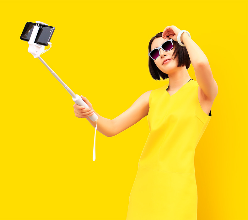 extendable wired selfie stick